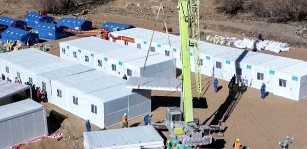 Acil durum operasyonunun ardından Çin, bölgeyi kalıcı olarak ayağa kaldırmak için devasa bir bütçe ve iş gücünü devreye soktu.