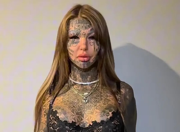 Subdermal implant işlemi, silikon benzeri bir materyalin veya medikal bir parçanın deri altına yerleştirilmesi ve cildin bunun üzerine iyileşerek şekli tamamen kaplaması prensibiyle uygulanıyor.