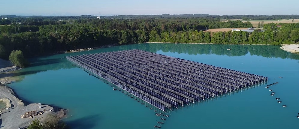 No Need for Land or Forests: They Built a Massive Solar Farm in the Middle of a Lake