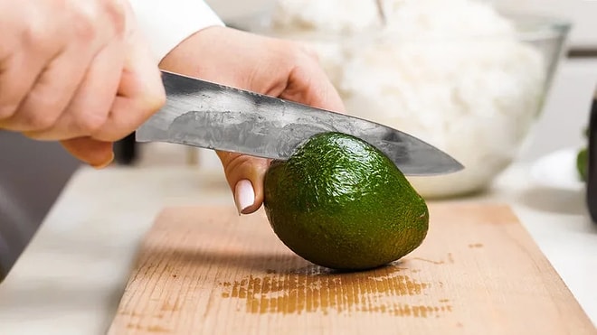 The Genius Cutting Method That Keeps Avocados Fresh and Green for Hours