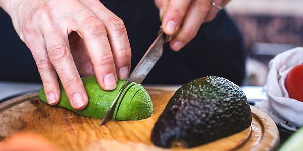 So, what is the safest cutting technique?