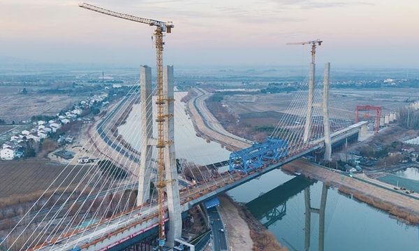 Therefore, paramount priority is being given to strategic structures like the Ma Da Bridge, which is set to transform the region into a global hub for industry and commerce.
