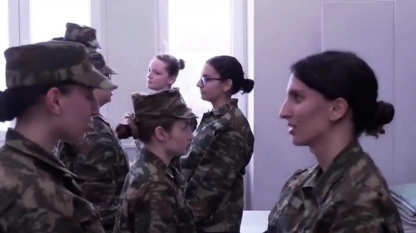 Erkeklerle aynı eğitimden geçecekler.