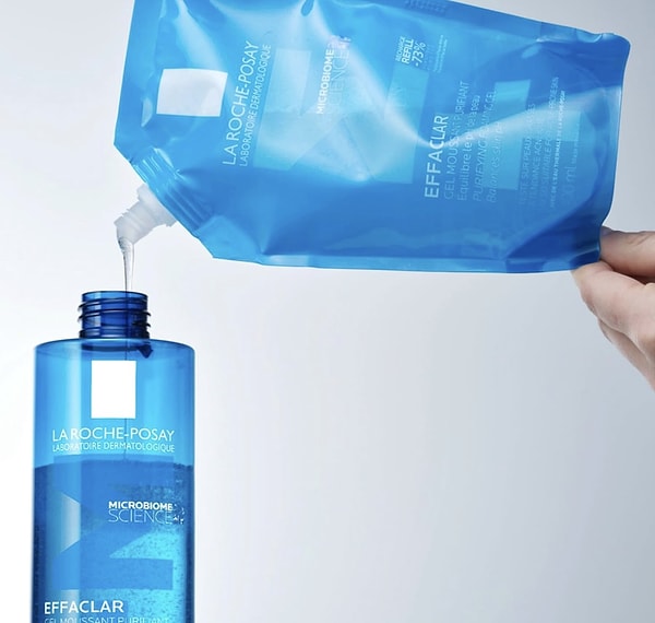 Yaz sıcaklarında parlamayan ferah bir cilt isteyenlerin en çok kapıştığı La Roche Posay yüz yıkama jeli!