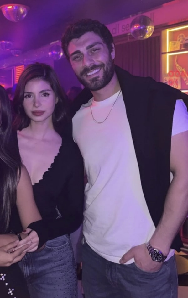 Taşacak Bu Deniz dizisinde birlikte rol alan Ali Öner ve Zeynep Atılgan, son dönemde magazin gündeminin en çok konuşulan isimleri arasında yer alıyor.