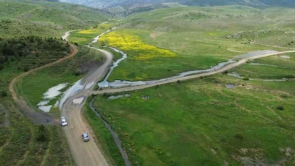 Gölün bu muhteşem dönüşümüne tanıklık eden ve uzun yıllardır bölgeyi ziyaret eden Rüştü Güven, yaşanan değişimi şu sözlerle anlattı: