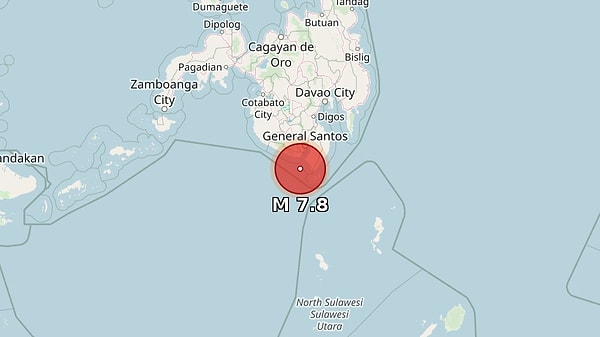 ABD Jeolojik Araştırma Merkezinden (USGS) yapılan açıklamaya göre, Sarangani ilinin Soccsksargen bölgesindeki Kablalan ilçesinin 26 kilometre güneybatısında 7,8 büyüklüğünde sarsıntı kaydedildi.