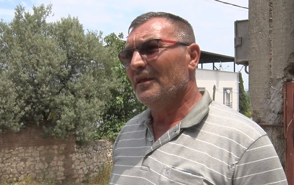 Karaoğlan Mahallesi Muhtarı Ergün Kısa, bölgedeki enginar yetiştiriciliğinin aslında 10 yıllık bir geçmişi olduğunu ancak ilk yıllarda dikim alanlarının 50-100 dönüm gibi küçük ölçeklerde kaldığını belirtti.