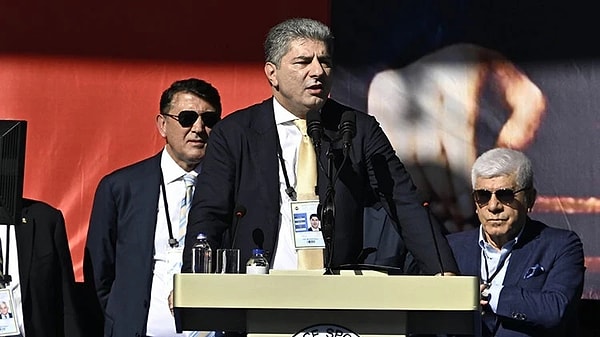 Futboldan kopmak istemiyor.