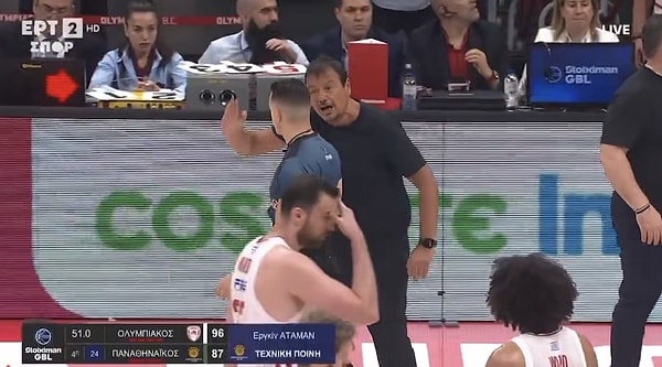 Bitime 51 saniye kala Ergin Ataman diskalifiye edildi.