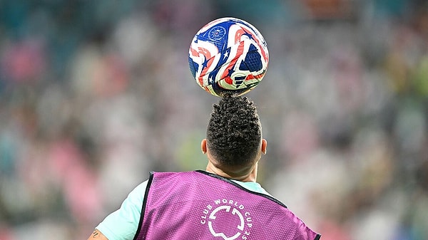İngiltere’de zamanla "football" daha baskın hale geldi