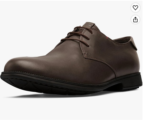 CAMPER Mil Brogues, klasik brogue detaylarıyla zarafeti ön planda tutuyor.