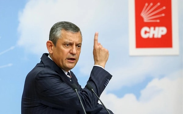 Seçilmiş CHP Genel Başkanı Özgür Özel'in Parti Meclisi (PM) ekibi, PM'den istifa etme kararı aldı.