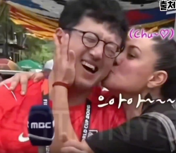 Dünya Kupası heyecanının tüm sokakları sardığı Meksika'da, televizyon tarihinin en eğlenceli canlı yayın kazalarından biri yaşandı.