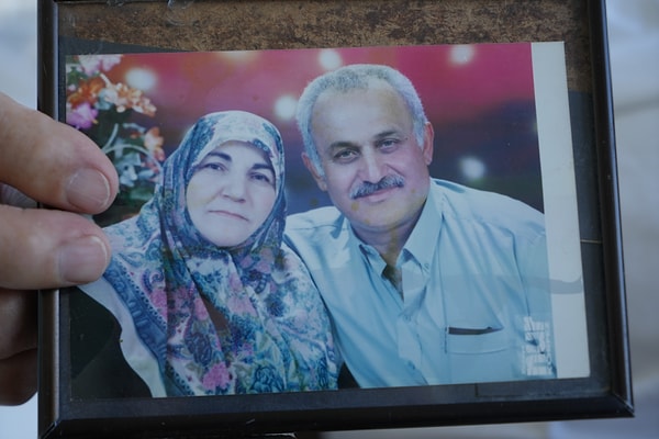 "Geçen yaz eşimin yokluğuyla aklımı yitirdim. Evden çıkıp Havran'a gitmişim."
