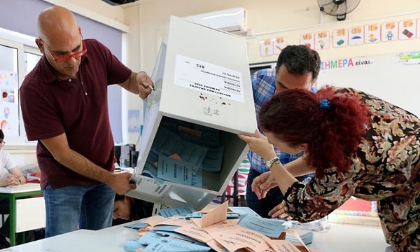 Nafile referandumlar yaptılar.