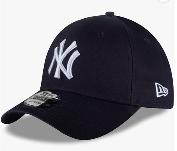 Sokak stilinde sadelikten ve orijinal parçalardan hoşlananlar için New Era New York Yankees şapka!