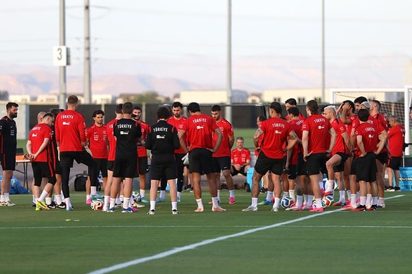 Milliler, Dünya Kupası’nda Paraguay ile oynanacak kritik maçın hazırlıklarını yapıyor.