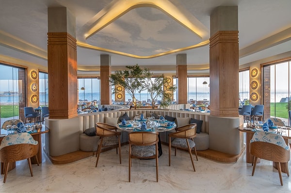 Rixos Premium Magawish Bay View'da her damak zevkine hitap eden restoranlar yer alıyor.