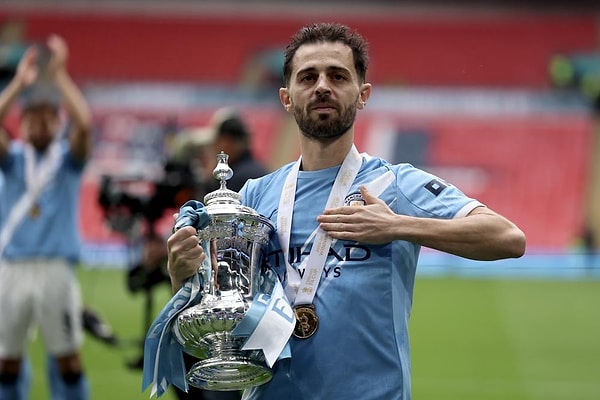 Real Madrid yeni sezon öncesi kadrosunu Bernardo Silva ile güçlendirdi.