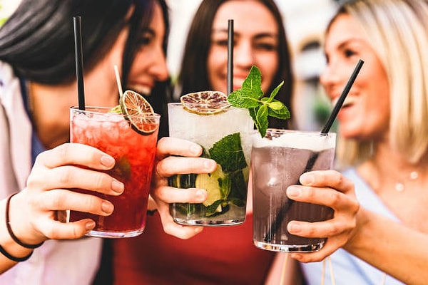 Cocktail Bar Culture in Kadıköy: Why is it So Popular? - 2026