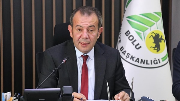 “İcbar suretiyle irtikap” ve “nitelikli dolandırıcılık” suçlamalarıyla tutuklanan Tanju Özcan, Bolu Belediye Başkanlığı görevinden de uzaklaştırılmıştı.