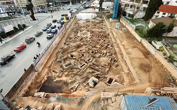 4. Antik Yunan Mezarlığı - Selanik, Yunanistan, 2000'ler