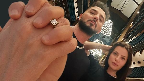 Gökhan Özen, 19 Haziran 2026 tarihinde yaptığı paylaşımla sevgilisi Naz Canbaz'a evlilik teklif ettiğini ve çiftin resmen nişanlandığını duyurdu.