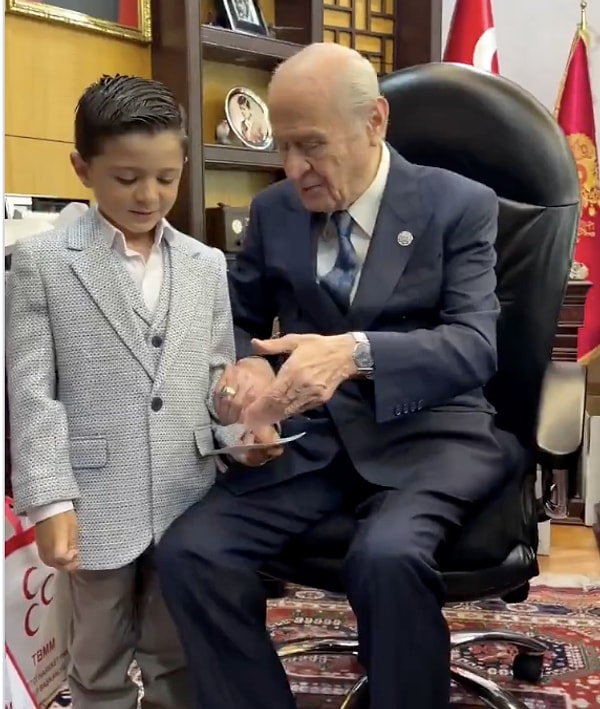 Bahçeli o şiire düzeltme yaptı.