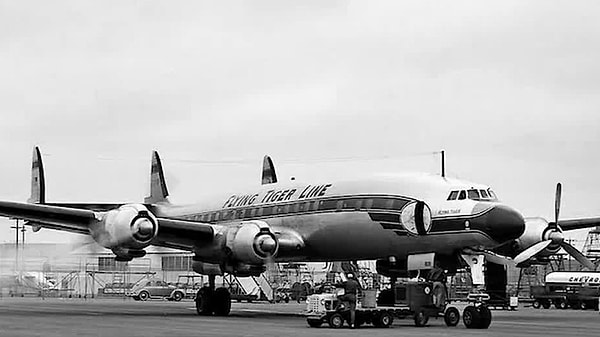 3. Flying Tiger Line Uçuşu 739: Pasifik'te iz bırakmayan tanker uçuşu