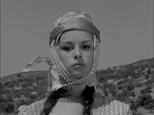 Türk sinema tarihinin en önemli yapımları arasında gösterilen “Susuz Yaz”, yıllar sonra farklı bir formatla seyircinin karşısına çıkmaya hazırlanıyor.