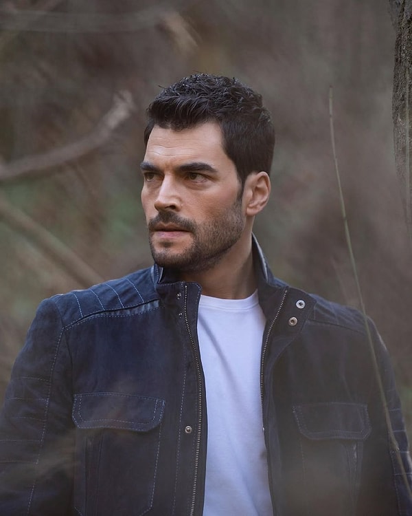 Altuntaş, Afra Saraçoğlu’nun Akın Akınözü’nün başrolünde yer aldığı “Aşk ve Taht” dizisi için görüşme yaptığını açıkladı.