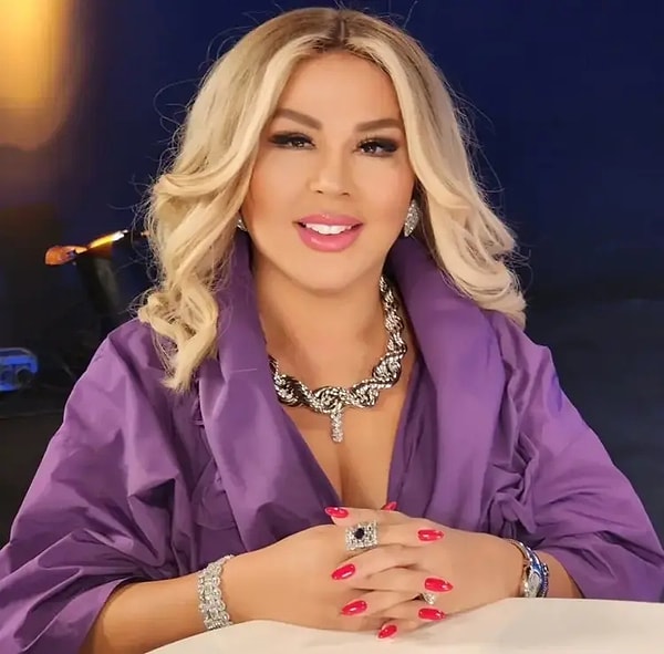 Türk magazin dünyasında yıllardır popülerliğini kaybetmeden yoluna devam eden isimlerden biri varsa o da şüphesiz Safiye Soyman.
