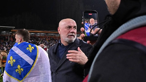"Çok biliyorsan gel sen yap!"