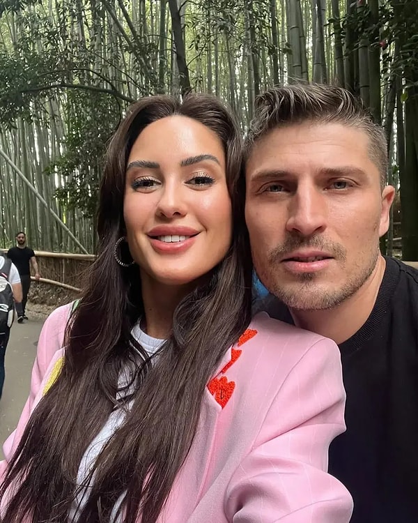 Eski Survivor yarışmacısı Sahra Işık ve İdris Aybirdi çifti, boşanma haberleriyle magazin gündeminde yer almıştı.