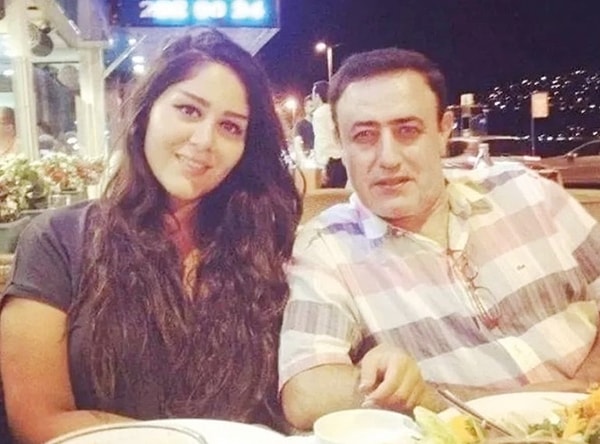 Mahmut Tuncer'in kendisi gibi şarkıcı olan kızı Gizem Tuncer, son zamanlarda değişimi ve açıklamalarıyla magazin gündeminde yer alıyor.