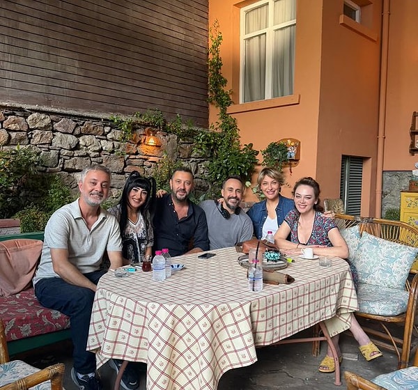 The beloved comedy film 'Aile Arasında', penned by Gülse Birsel, is making a comeback years later with its sequel.