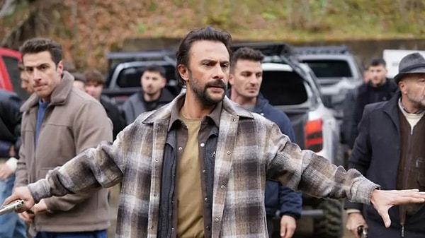 TRT 1 ekranlarında izleyiciyle buluşan Taşacak Bu Deniz dizisinde Gezep karakterine hayat veren Onur Dilber'in projeden ayrılması gündeme damga vurdu.