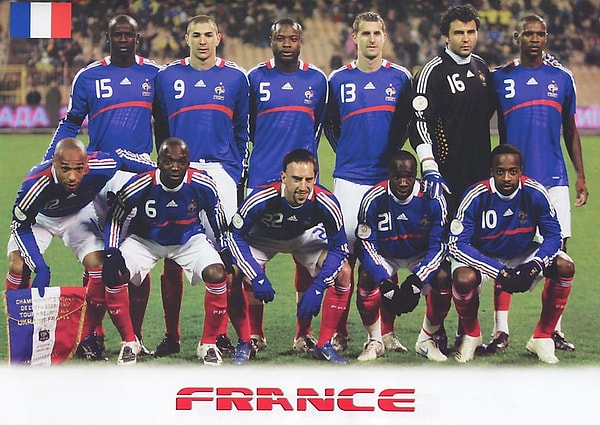 2008... Fransa'ya doğru bir cisim yaklaşıyor.