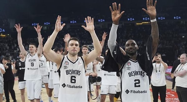 EuroLeague yönetimi, ligin gelecek sezondan itibaren 20 takımla oynanacağını açıklamıştı.