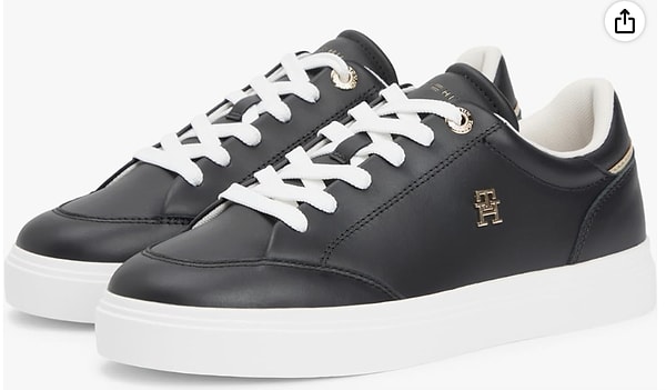 Klasik düz tabanlardan sıkılanlar için tamamen siyah derinin asaletini yansıtan sneaker!