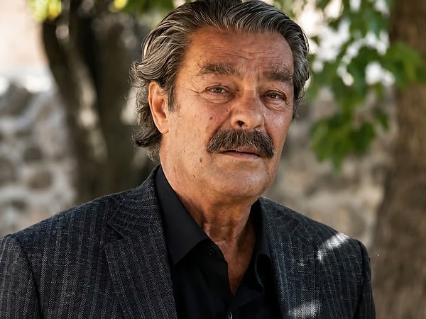 Yeşilçam'ın en önemli isimlerinden biri olarak kabul edilen Kadir İnanır, onlarca yıl boyunca canlandırdığı unutulmaz karakterlerle Türk sinemasına damga vurdu.