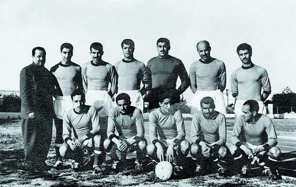 Bağımsızlık geldi ve Fransa'ya geri döndüler.