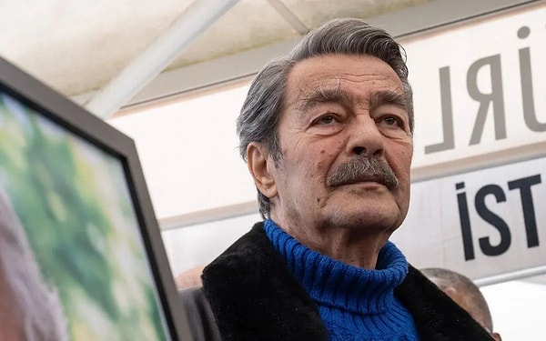 Bir süredir ileri evre akciğer kanseri nedeniyle tedavi gördüğü belirtilen Kadir İnanır’ın sağlık durumu son haftalarda daha da ağırlaşmıştı.