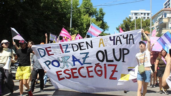 Yasağa rağmen yürüyüş yapıldı.