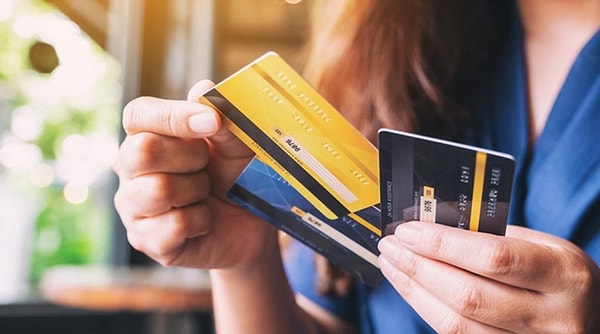 Hukukçular ve bankacılık uzmanları, kredi kartı borcu asgari tutarının dahi ödenemediği durumlarda, sürecin 3 dönem üst üste aksatılmamasına ve 90 günlük yasal sınırın geçirilmemesine dikkat çekiyor.