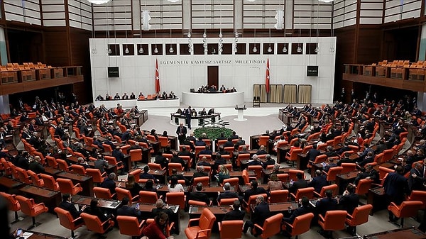 Milletvekilinin bir aylık zammı ortalama bir çalışanın maaşından fazla.