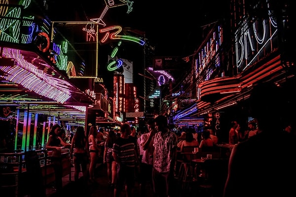 Nightlife in Alanya: Bars, Clubs, and Open-Air Venues - 2026