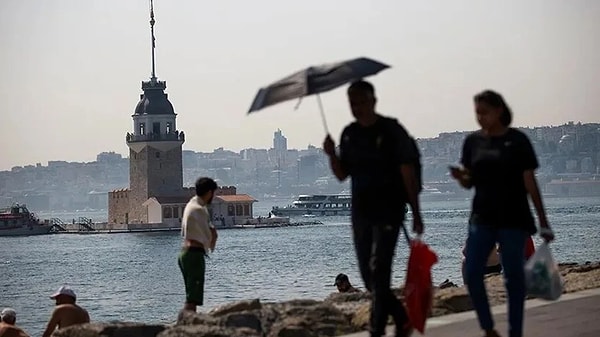Avrupa'yı etkisi altına alan Afrika sıcaklar sebebi ile yüzlerce insan hayatını kaybetti.