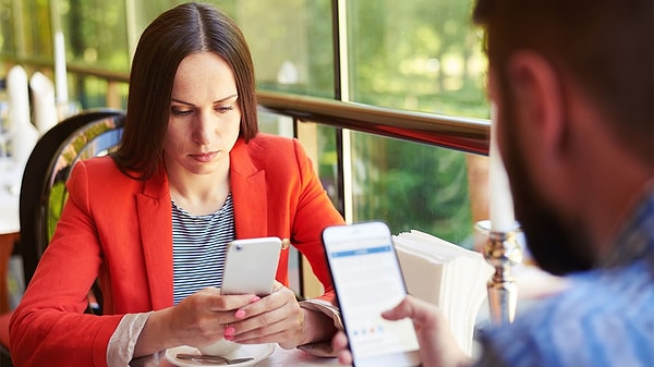 4. Cep Telefonuyla Meşgul Olmak